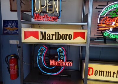 Dubbelzijdige lichtbak Marlboro 100x20x12cm 125 euro